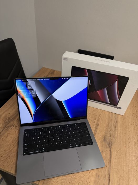 Продам Macbook M2 Pro 1tb