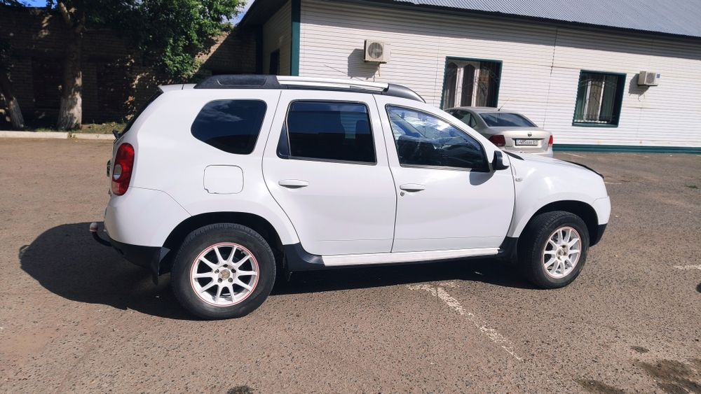 Продам автомобиль кроссовер Renault Duster
