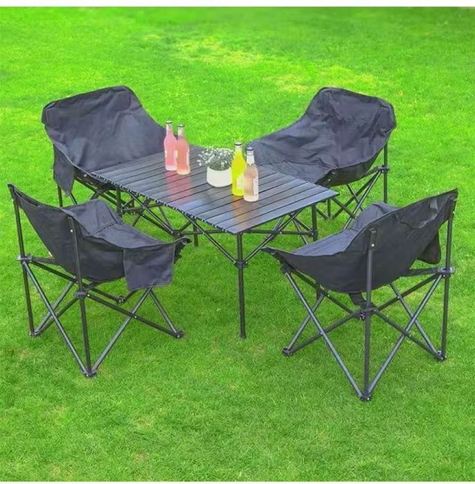 Piknik uchun stol va 4 ta stul va 1 stol to‘plami