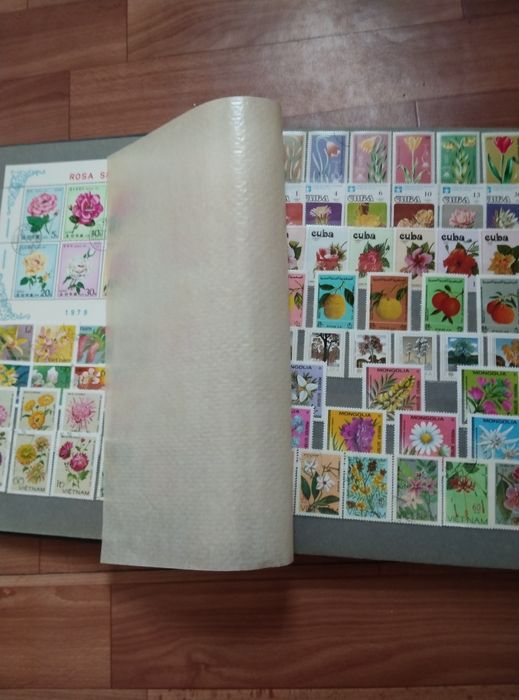 Кляссер с почтовыми марками