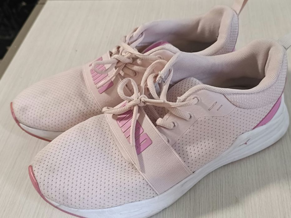 Adidași de firmă în condiții bune.
