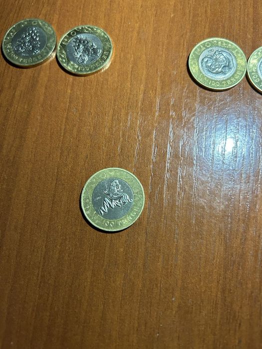 колекционный монеты