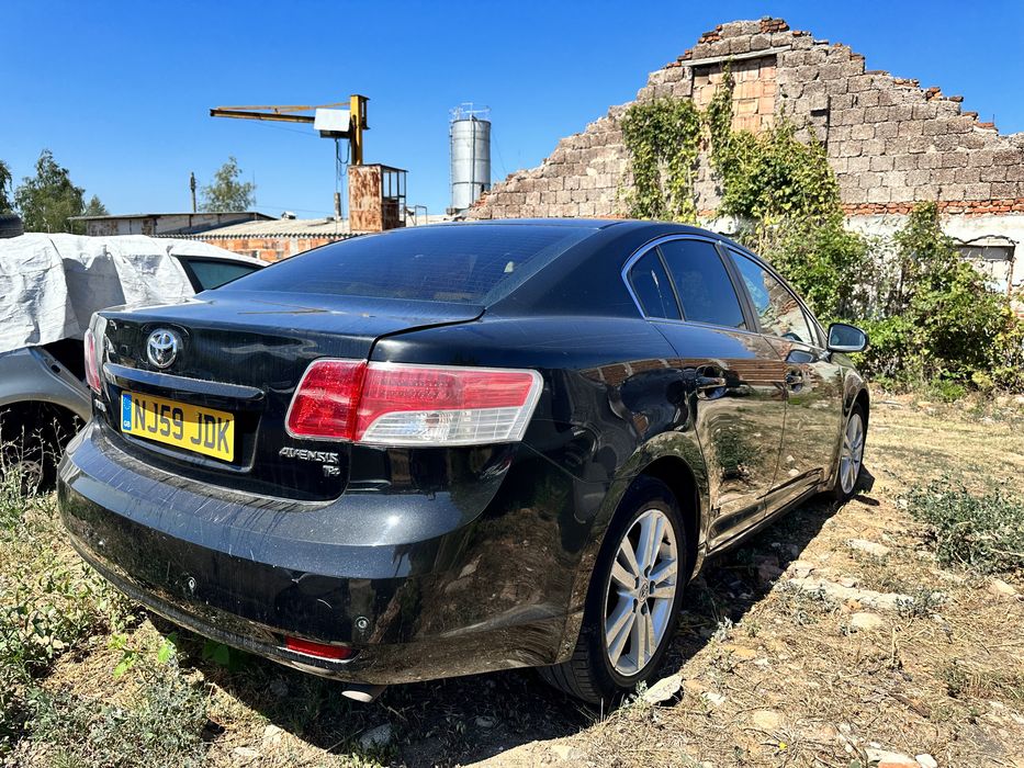 НА ЧАСТИ Тойота Авенсис 2.2D-CAT 150кс. Т27 2010г КОЖЕН САЛОН НА ЧАСТИ