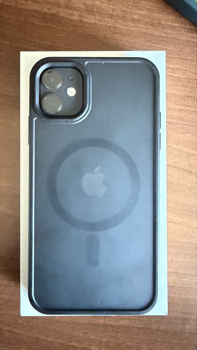 Husa Neagra iPhone 11 MagSafe