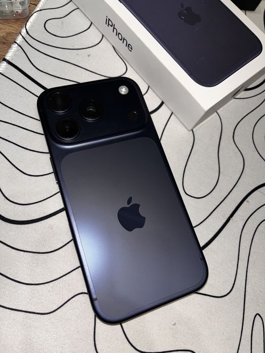 iPhone 17 pro с гарантией