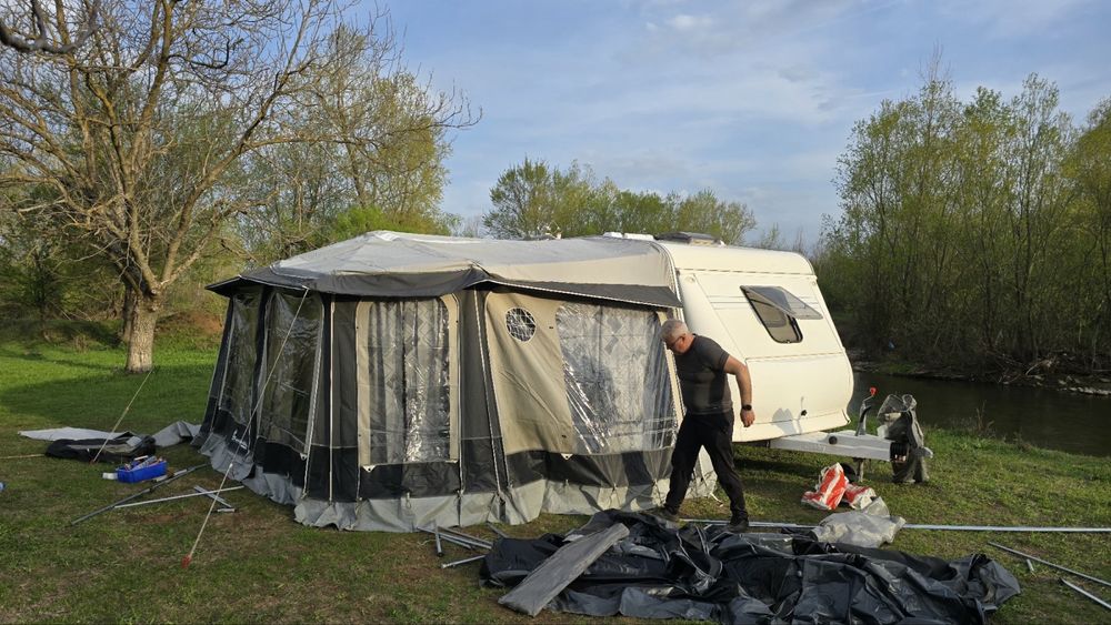 Каравана Hobby De Luxe Easy 460