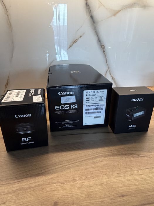 Canon EOS R8 + obiectiv RF 50mm f/1.8 STM + obiectiv RF 24-105mm F4-7.1 IS STM