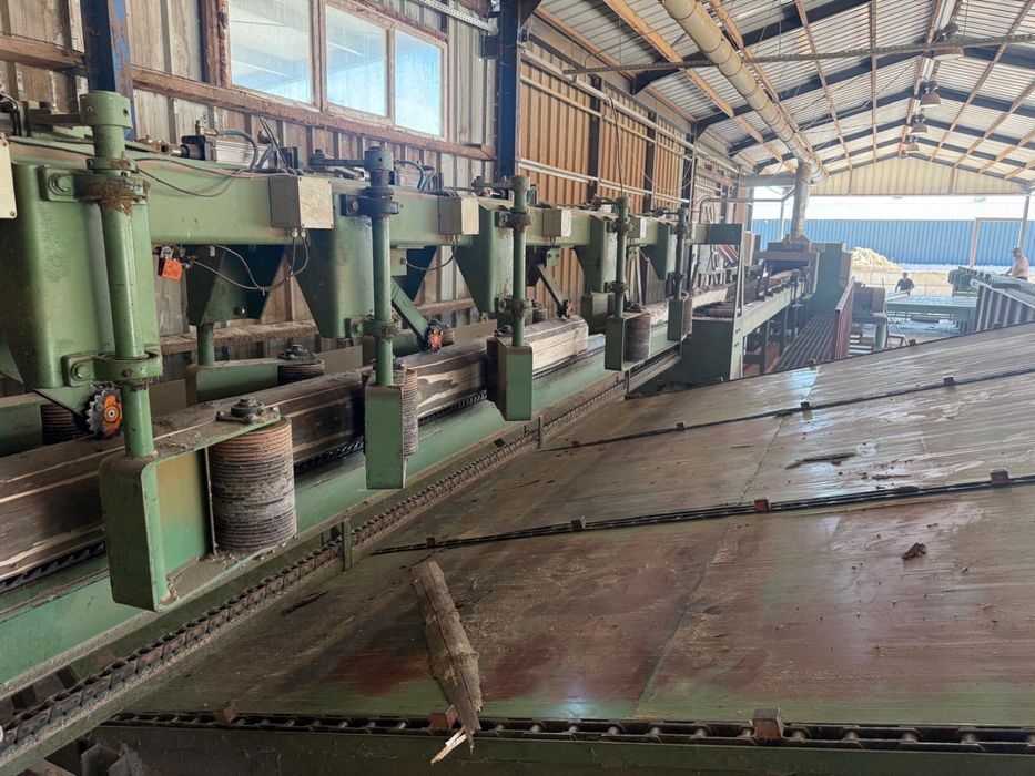 Linie debitare lemn subtire completa capacitate 150-200 mc