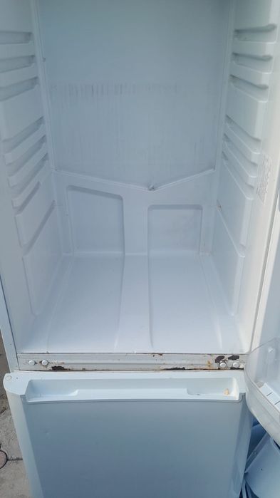 Продаёться холодильник Indesit Б/у