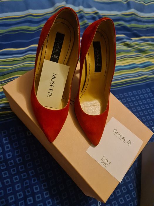 Класически обувки на ток.