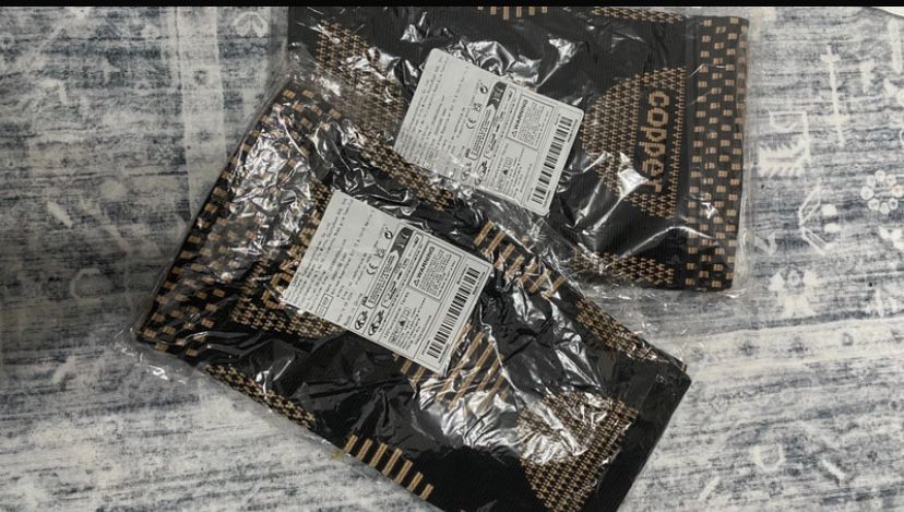 Genunchere din fir de cupru