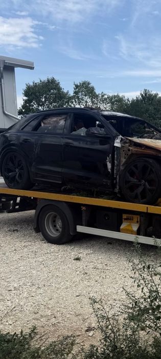 Ауди RSQ8 само на части