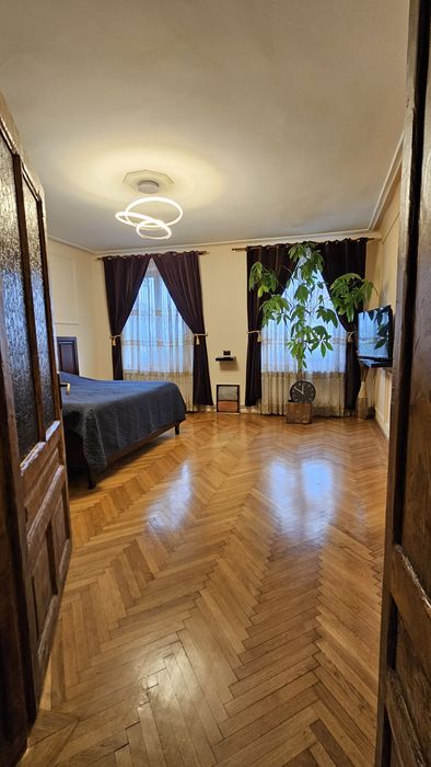 Casă mobilată 3 camere Str. de Mijloc