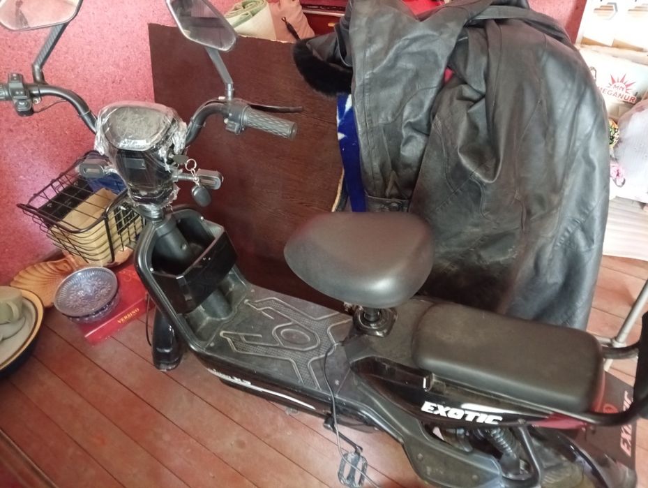 Elektron skutor sotiladi, yangi turibdi