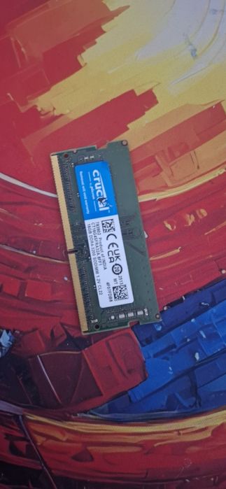 Vand 16 gb ram Crucial de laptop si SSD