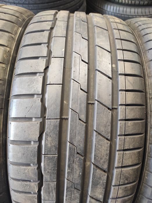255/35/20 Hankook