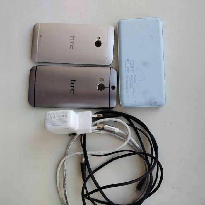 Телефон htc,повербанк.