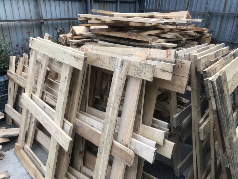 Доски. Стропила. Брус. Щиты. Фанера. Балки