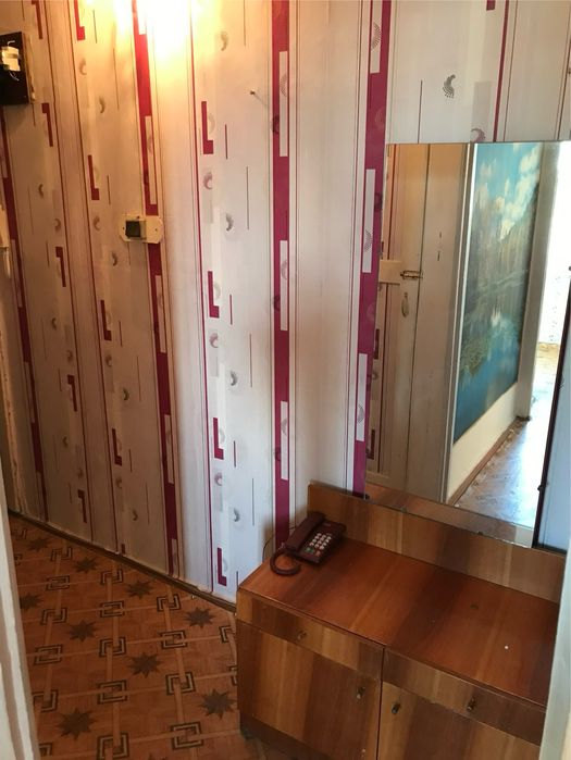 Продаю 2 комн квартиру в центре