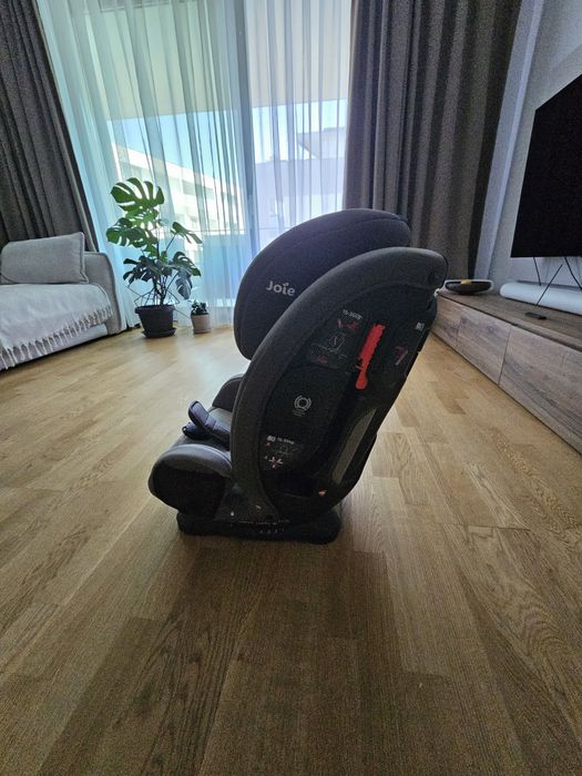 Scaun auto in stare foarte buna, cumparat de nou