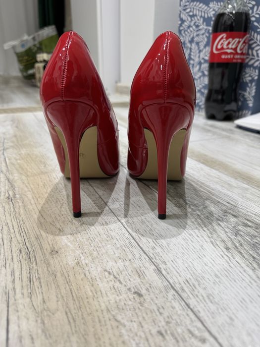 Pantofi stiletto
