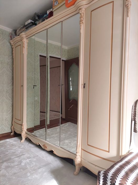 Спальный шкаф продается