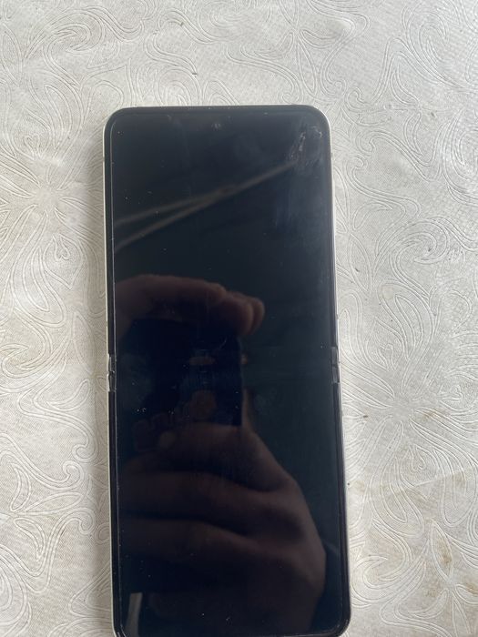 1️⃣ Samsung Galaxy Z Flip5 256GB, stare foarte bună, accept test