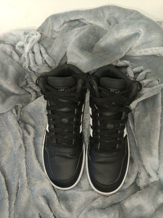 Adidași negri cu alb, mărimea 36