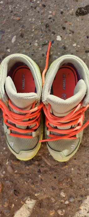 Adidas боти за момче