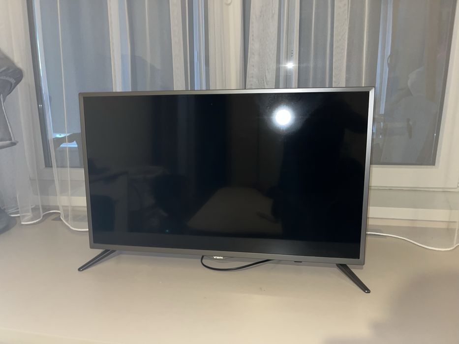 Продам 2 телевизора( в подарок стик xiaomi)
