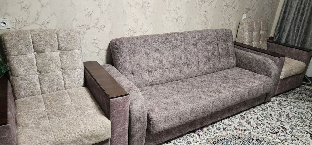 Диван и два кресла
