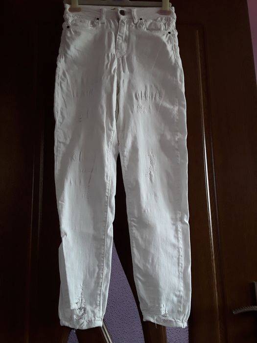 Vând Blugi Damă cu Tăieturi Mărimea 27