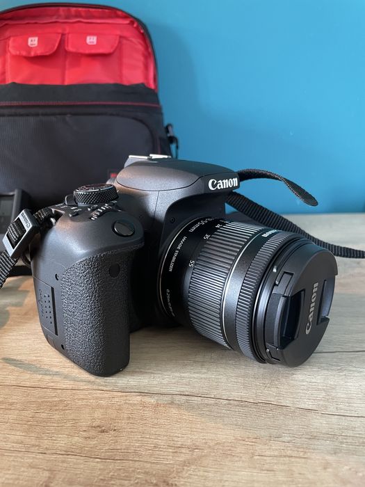 Cameră Canon EOS 800D