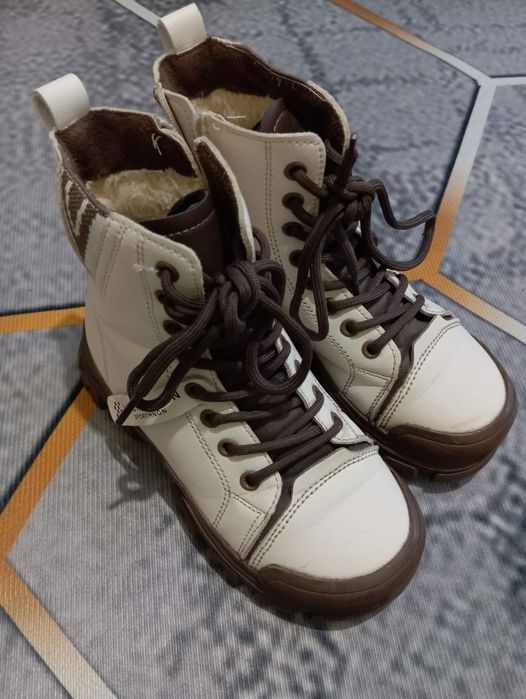 Продам обувь на девочку