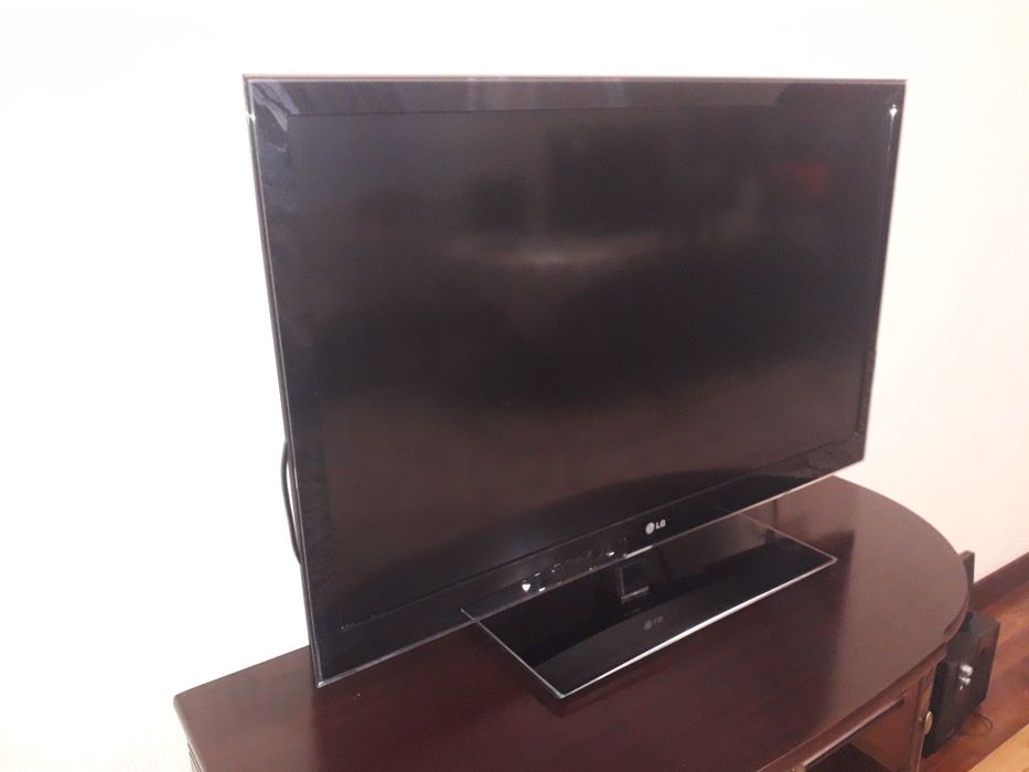 Телевизор LG диагональ 104 б/у