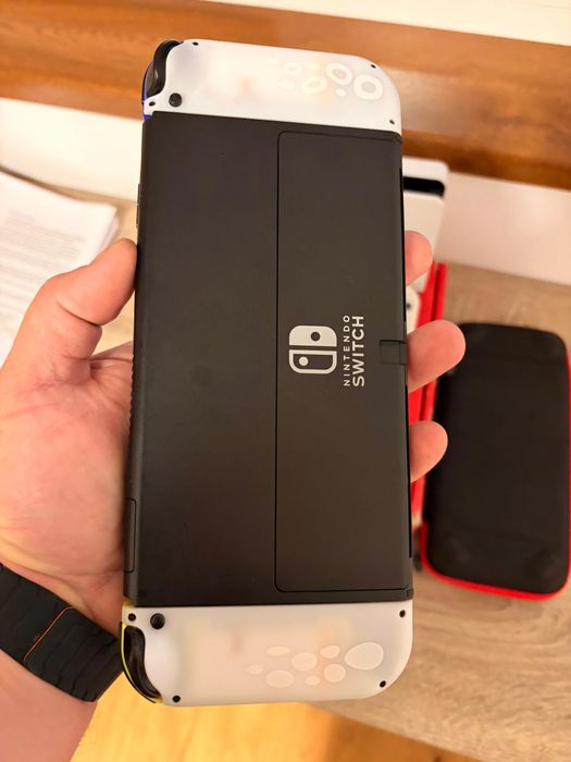 Nintendo Switch Oled jocuri cumpărate și incluse