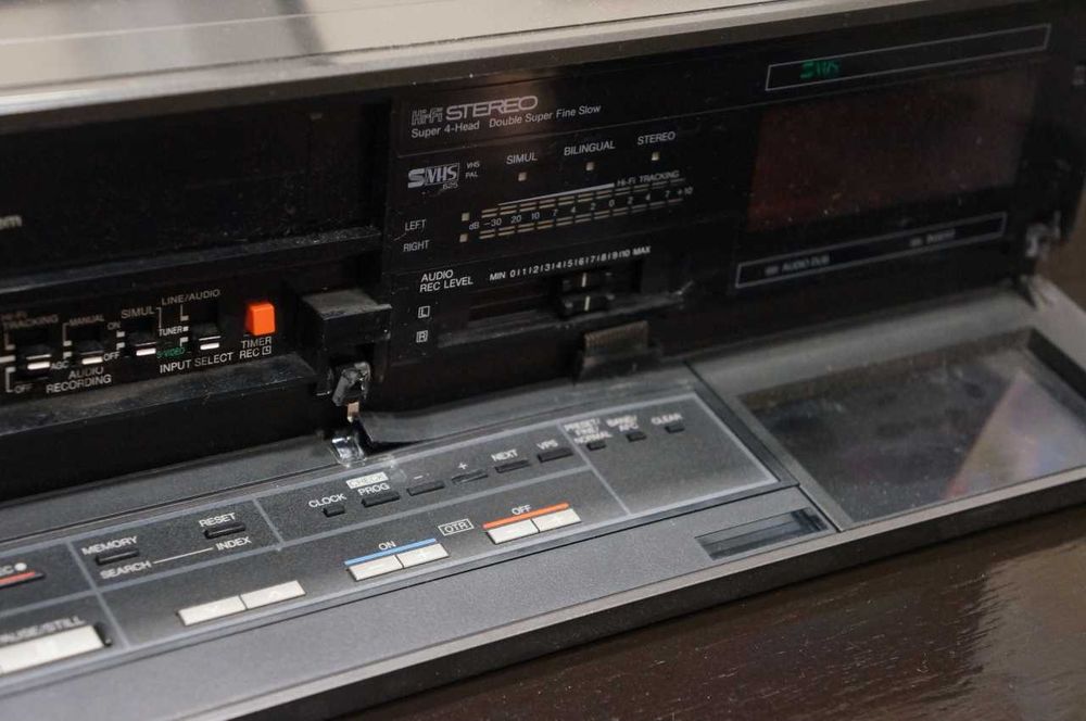 Видеорекордер Panasonic NV-FS1, повреден, с баркод четец