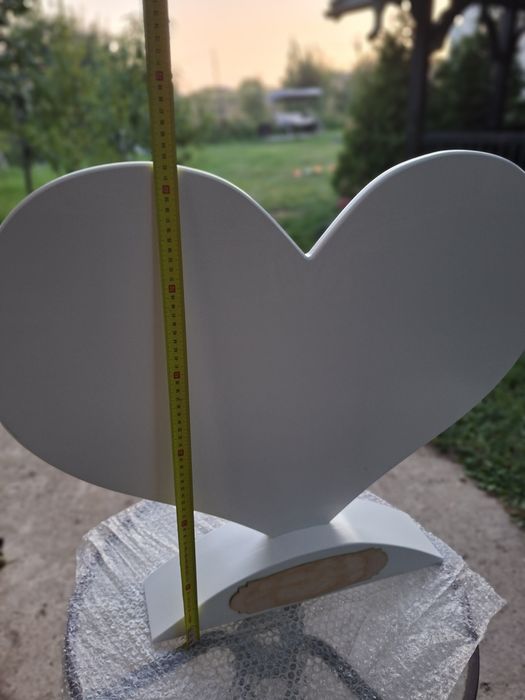 Inima decorativa din lemn