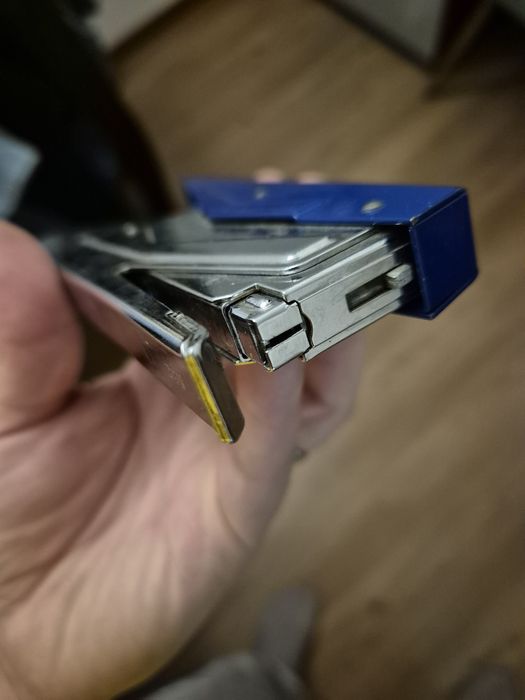 Capsator metalic puncar