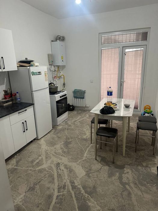 Sergile yangi darxonda