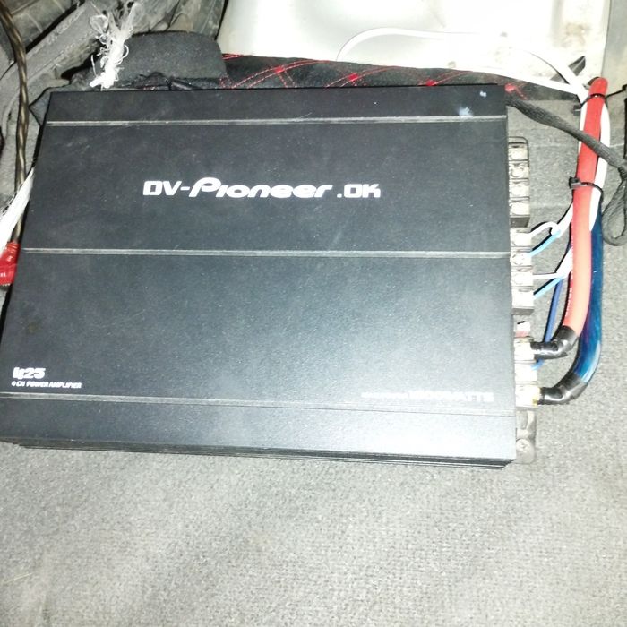 kaloʻnka va ovoz kuchaytirgich.