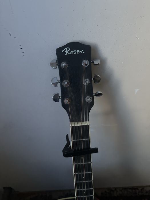 Gitara akustik srochna sotiladi