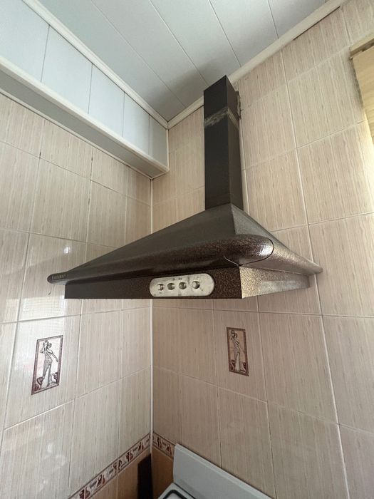 газплита, вытяжка, мойка  б/у состояние хорошее