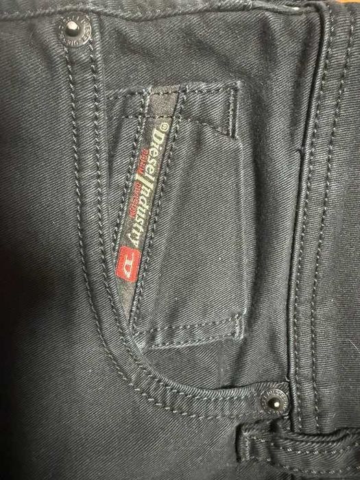 Blugi Diesel W32 L30, talie 43cm