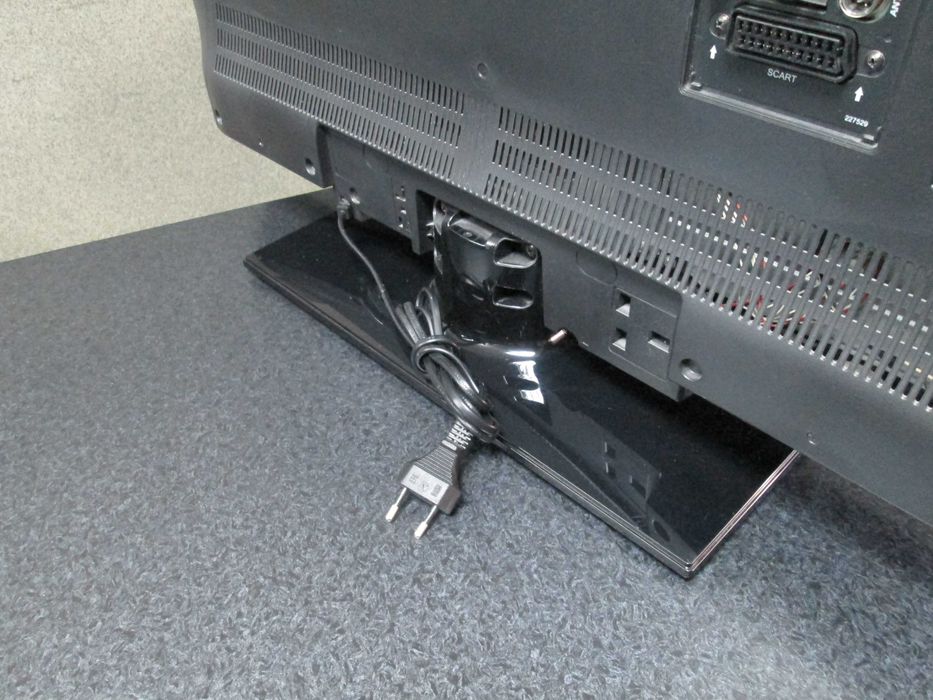 Продавам телевизор Panasonic 32" добре работещ  и с добър външен вид