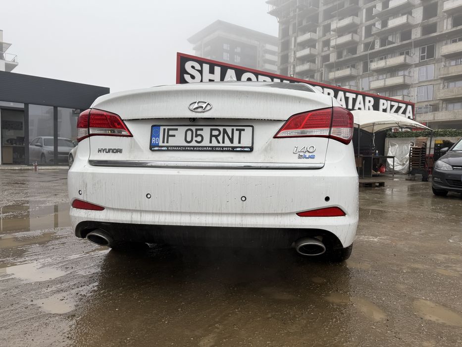 Hyundai i40.