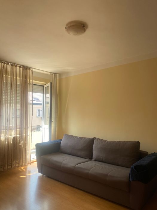 Dau în chirie apartament