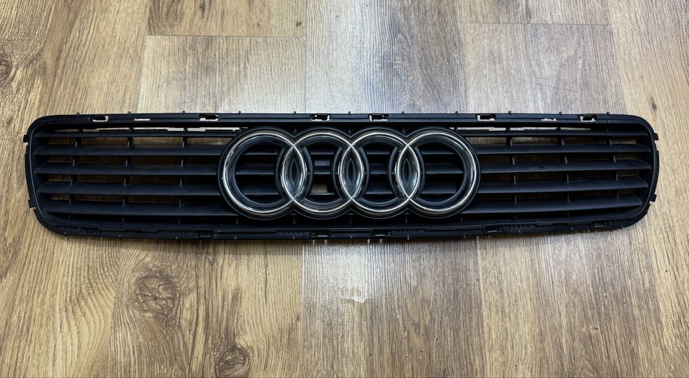 Решетка радиатора Audi A4 B5