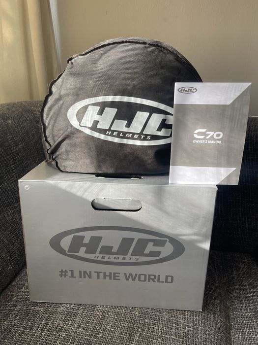 Каска HJC - C70 нова