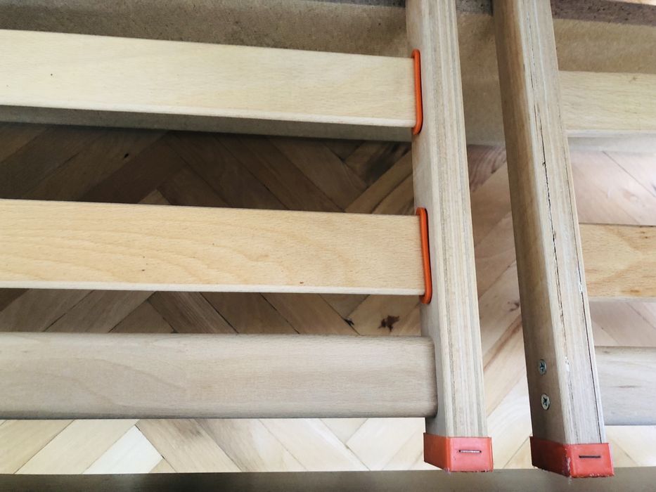 Спалня и нощни шкафчета - цвят венге и бяло